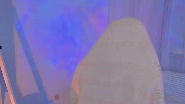 Image 6 of yourredsunshine Stream on Chaturbate on 16 months ago