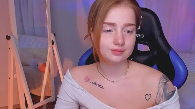 Image 2 of yourredsunshine Stream on Chaturbate on 16 months ago