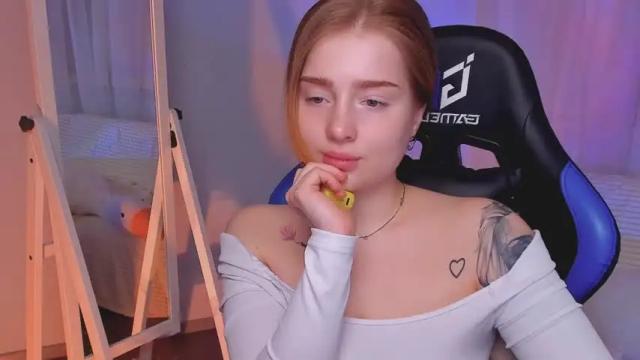 Image 4 of yourredsunshine Stream on Chaturbate on 16 months ago