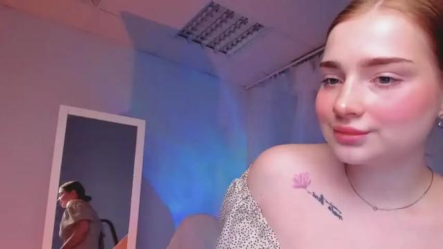 Image 2 of yourredsunshine Stream on Chaturbate on 16 months ago