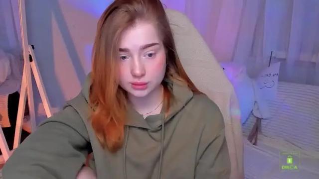 Image 2 of yourredsunshine Stream on Chaturbate on 16 months ago