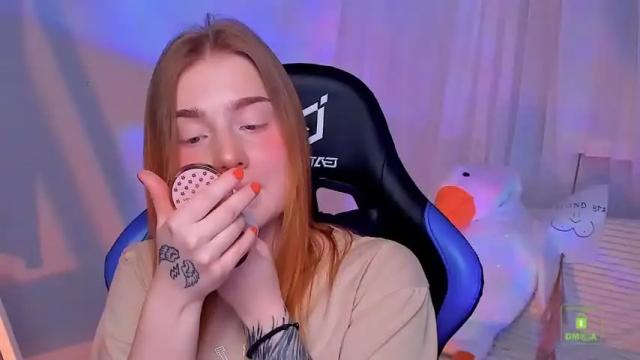 Image 10 of yourredsunshine Stream on Chaturbate on 16 months ago