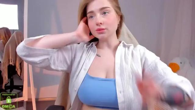 Image 3 of yourredsunshine Stream on Chaturbate on 15 months ago