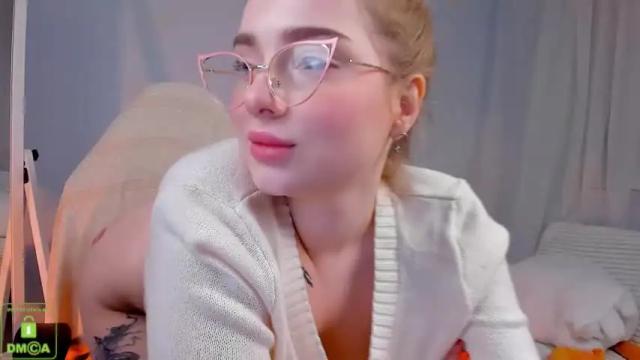 Image 10 of yourredsunshine Stream on Chaturbate on 15 months ago