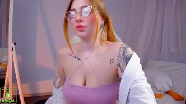 Image 1 of yourredsunshine Stream on Chaturbate on 5 months ago