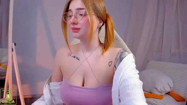Image 2 of yourredsunshine Stream on Chaturbate on 15 months ago