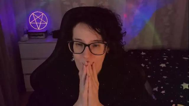 Image 3 of yourscosmic Stream on Chaturbate on 25 days ago