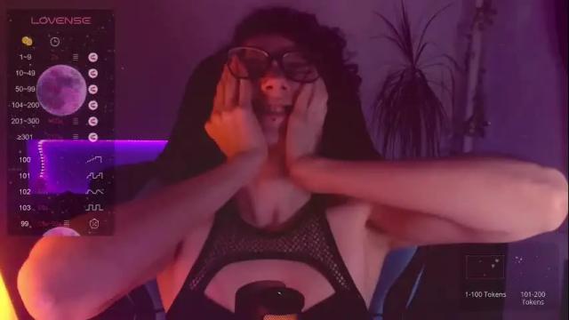 Image 12 of yourscosmic Stream on Chaturbate on 1 month ago