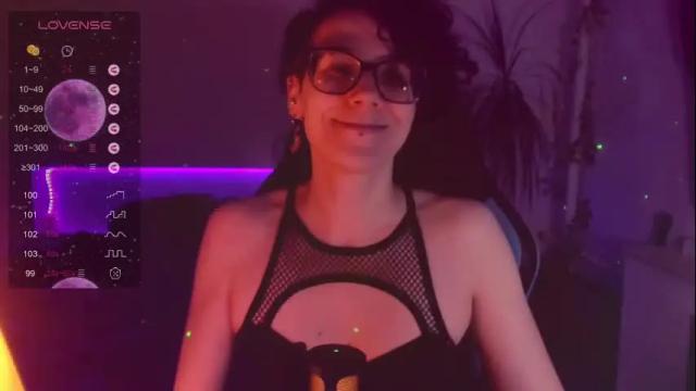 Image 2 of yourscosmic Stream on Chaturbate on 1 month ago