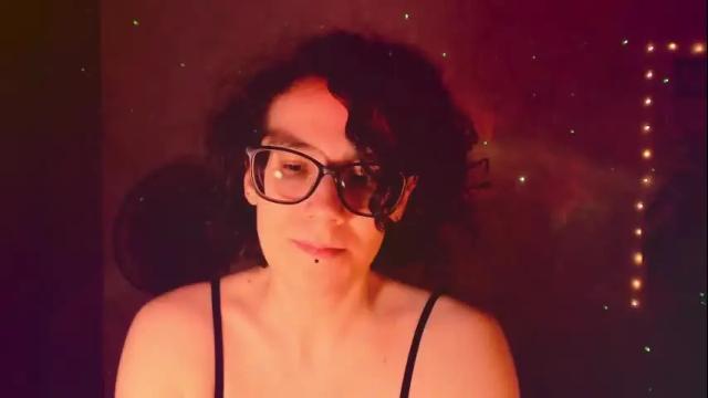 Image 3 of yourscosmic Stream on Chaturbate on 4 days ago