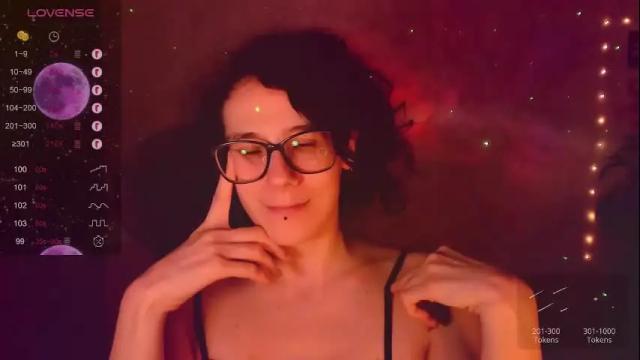 Image 4 of yourscosmic Stream on Chaturbate on 4 days ago