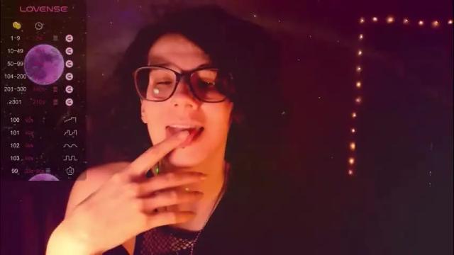 Image 3 of yourscosmic Stream on Chaturbate on 3 days ago