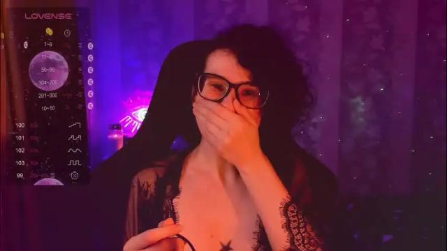 Image 3 of yourscosmic Stream on Chaturbate on 1 month ago