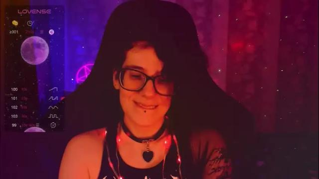Image 10 of yourscosmic Stream on Chaturbate on 1 month ago