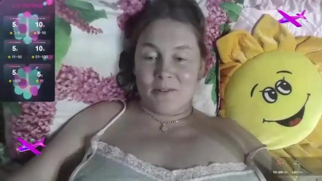 Image 3 of yoursexkroshka Stream on Chaturbate on 14 months ago