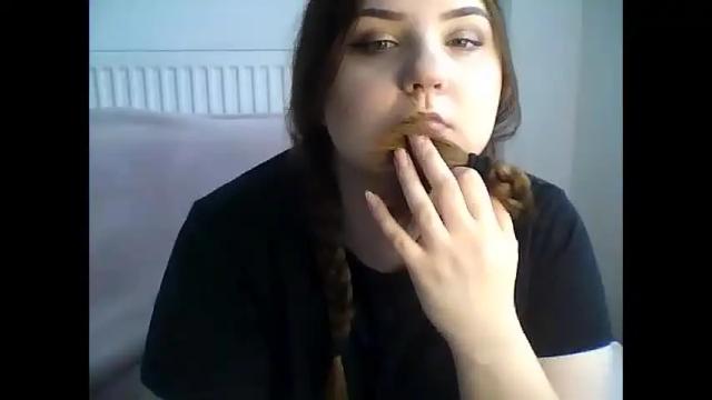 Image 2 of yoursexystepdaughter Stream on Chaturbate on 16 months ago
