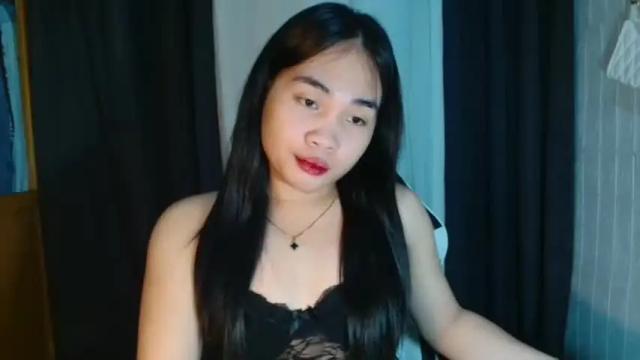 Image 4 of yoursweetselena Stream on Chaturbate on 16 months ago
