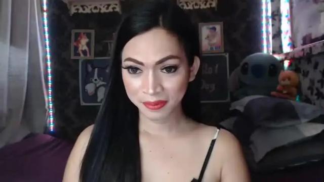 Image 3 of yourtransglams Stream on Chaturbate on 6 months ago