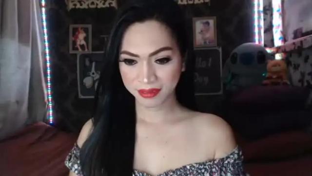 Image 2 of yourtransglams Stream on Chaturbate on 14 months ago