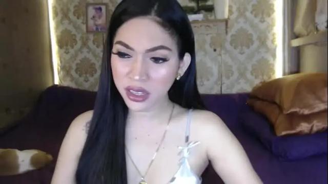 Image 2 of yourtransglams Stream on Chaturbate on 20 days ago