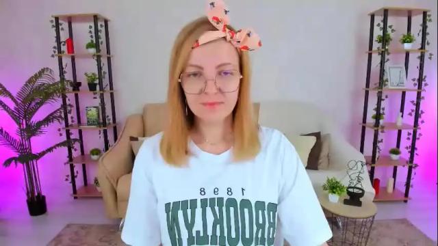 Thumbnail 1, youruniversee's Stream at Chaturbate, 2 months ago