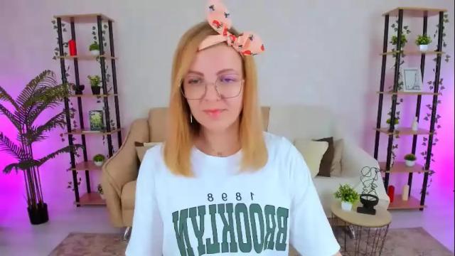 Image 4 of youruniversee Stream on Chaturbate on 2 months ago