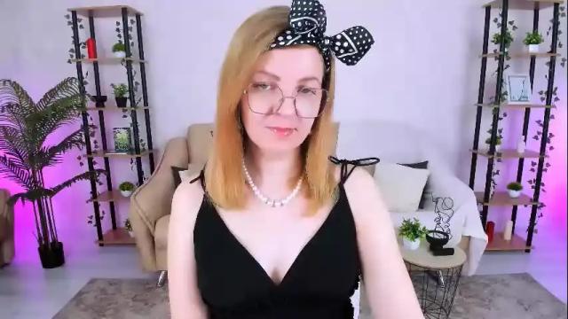 Image 2 of youruniversee Stream on Chaturbate on 1 month ago