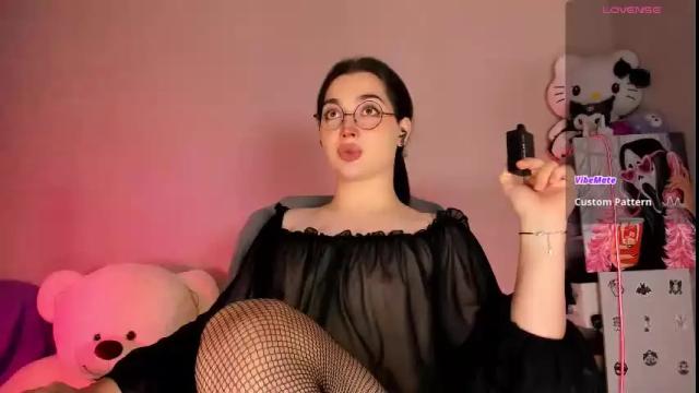 Image 10 of ysabell_viveris Stream on Chaturbate on 13 days ago