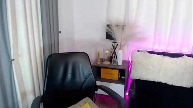 Image 8 of ysabellefox Stream on Chaturbate on 19 days ago