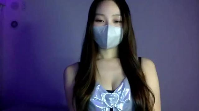 Image 4 of yukilovesjojo Stream on Chaturbate on 17 months ago