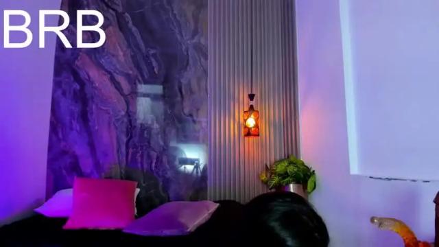 Image 12 of yula_saldarriaga Stream on Chaturbate on 16 months ago