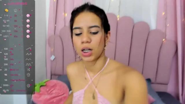 Image 7 of yula_saldarriaga Stream on Chaturbate on 15 months ago