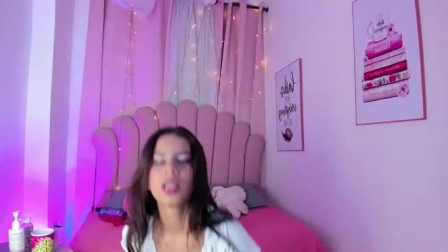 Image 7 of yula_saldarriaga Stream on Chaturbate on 14 months ago