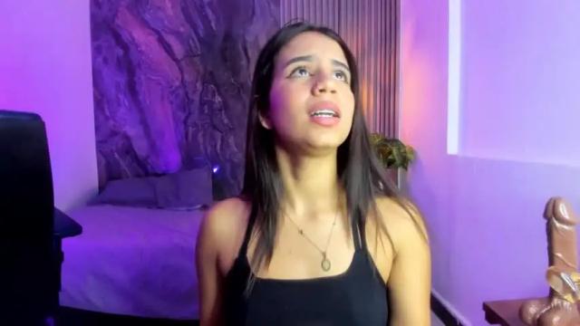 Image 2 of yula_saldarriaga Stream on Chaturbate on 14 months ago