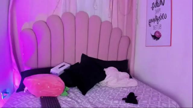 Image 8 of yula_saldarriaga Stream on Chaturbate on 14 months ago