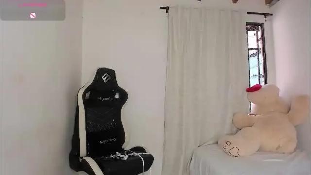 Image 7 of yuli_cardona_ Stream on Chaturbate on 1 month ago