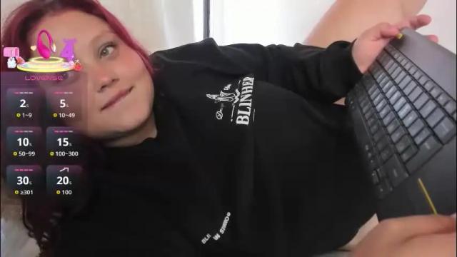 Image 3 of yuli_cardona_ Stream on Chaturbate on 1 month ago