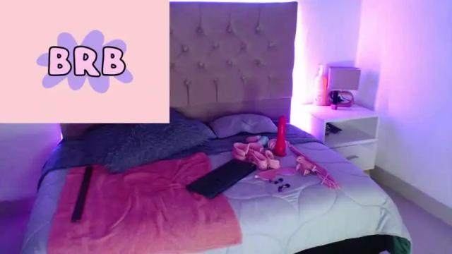 Image 12 of yuli_hoot Stream on Chaturbate on 18 months ago