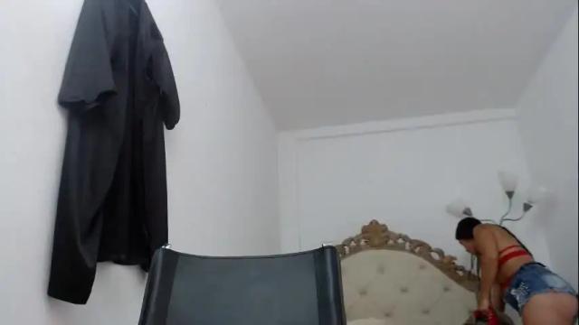 Image 3 of yuliana_ebony Stream on Chaturbate on 9 days ago