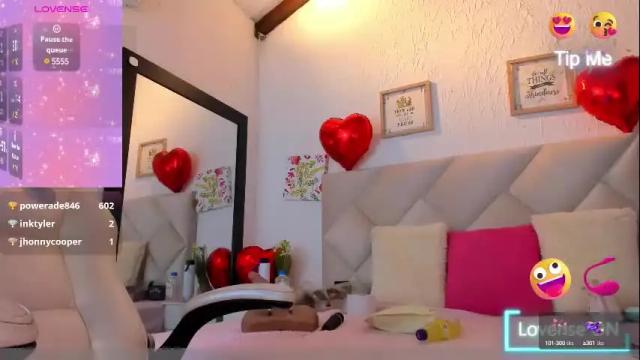 Image 6 of yuliana_milleer Stream on Chaturbate on 1 month ago