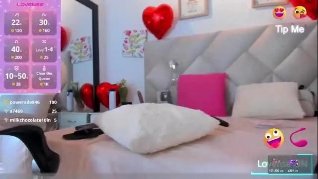 Image 7 of yuliana_milleer Stream on Chaturbate on 1 month ago
