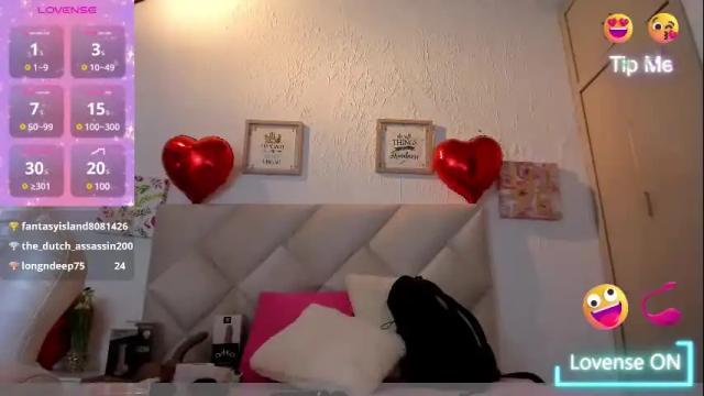 Image 8 of yuliana_milleer Stream on Chaturbate on 1 month ago