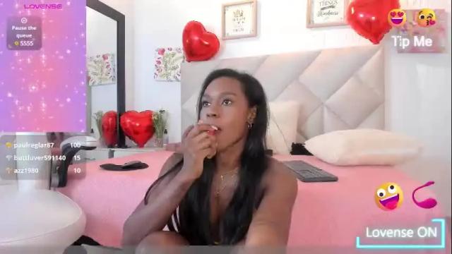 Image 2 of yuliana_milleer Stream on Chaturbate on 1 month ago