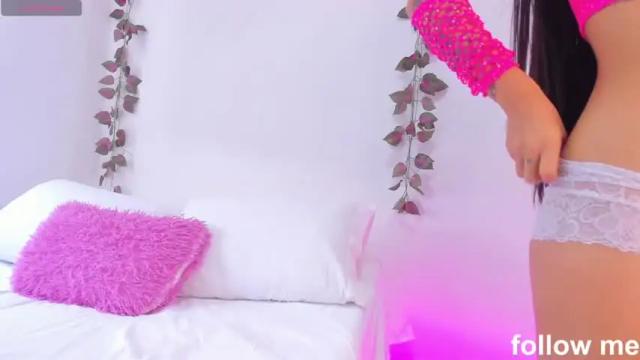 Image 4 of yulieth_calderon Stream on Chaturbate on 12 months ago