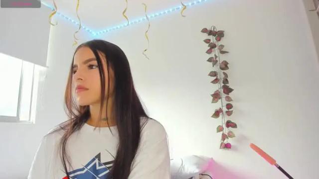 Image 2 of yulieth_calderon Stream on Chaturbate on 14 months ago