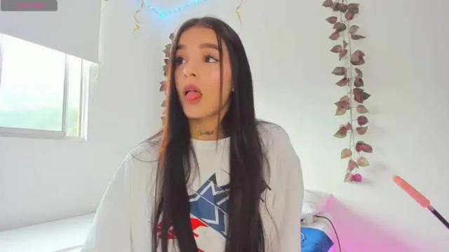 Image 4 of yulieth_calderon Stream on Chaturbate on 14 months ago