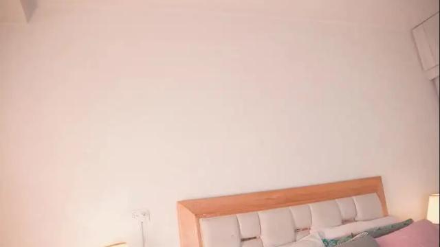 Image 4 of yulieth_calderon Stream on Chaturbate on 4 days ago
