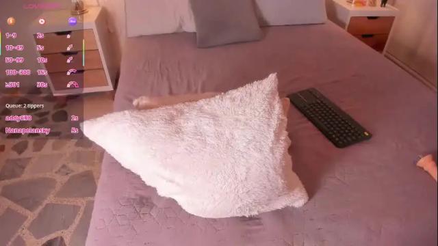 Image 6 of yulieth_calderon Stream on Chaturbate on 2 months ago
