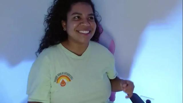 Image 12 of yulissa18 Stream on Chaturbate on 24 days ago