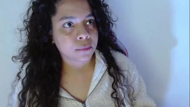 Image 2 of yulissa18 Stream on Chaturbate on 19 days ago